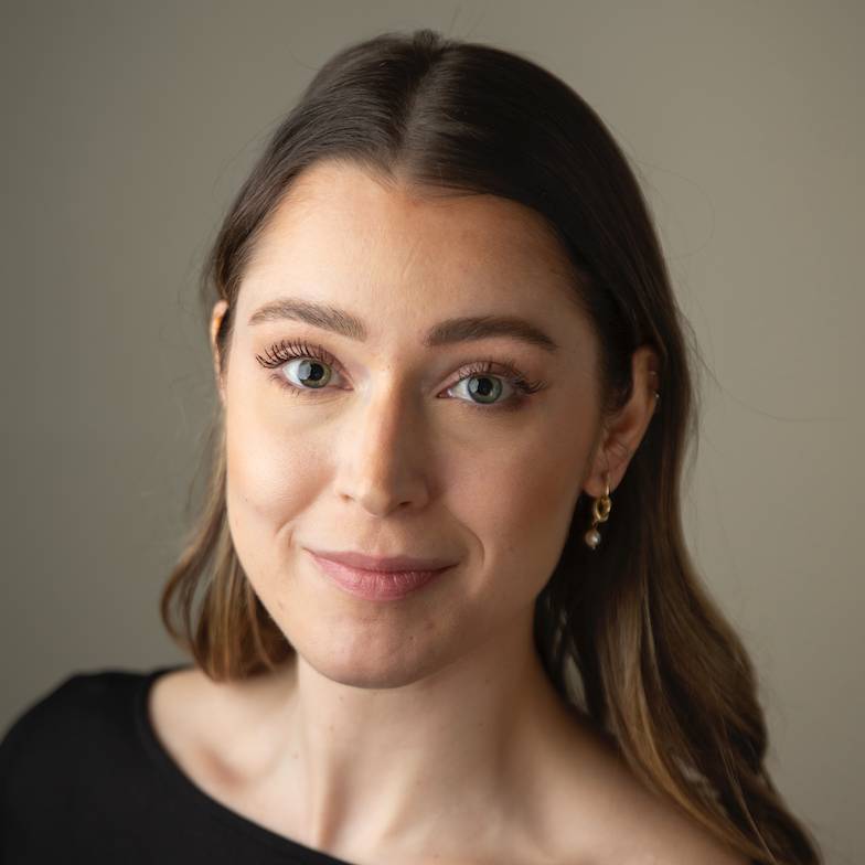 Marie Mangold Headshot